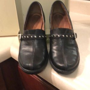 Leather shoes
